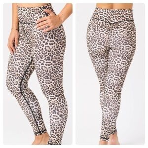 Zyia Leopard Brilliant Scrunchy What Hi-Rise 7/8 24" - Size 2